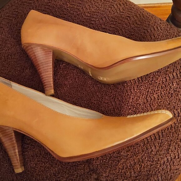 BCBG MAX AZRIA SHOES - Picture 4 of 5